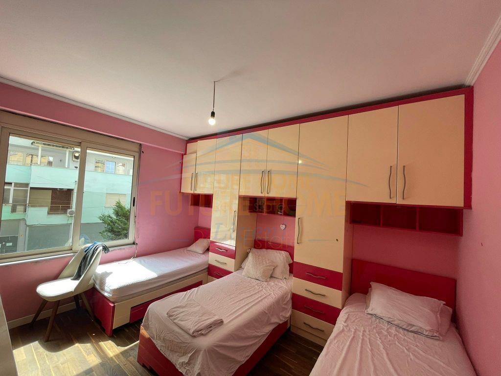 Shitet, Apartament 2+1+Post Parkimi, Kodra e Diellit, Tiranë