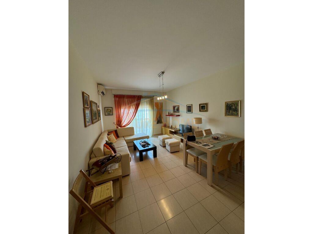 Qera, Apartament 2+1+2, Pazari i Ri, Tiranë