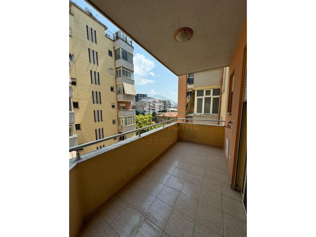 Qera, Apartament 2+1+2, Pazari i Ri, Tiranë