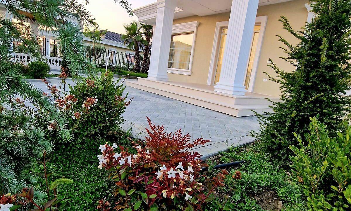 Vila te reja luksoze ,5 km nga bregdeti Qerretit