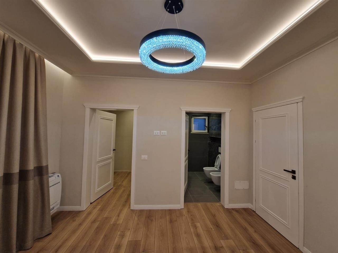 Vila te reja luksoze ,5 km nga bregdeti Qerretit