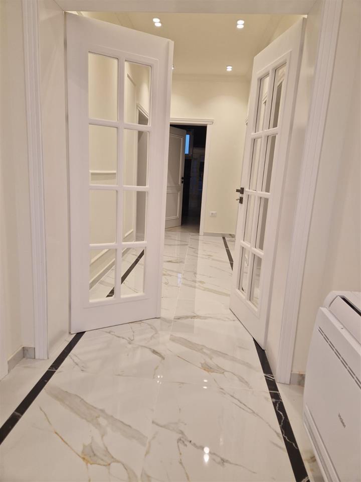 Vila te reja luksoze ,5 km nga bregdeti Qerretit