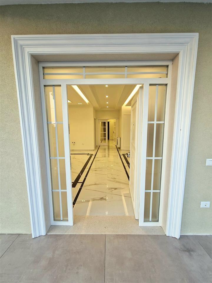 Vila te reja luksoze ,5 km nga bregdeti Qerretit