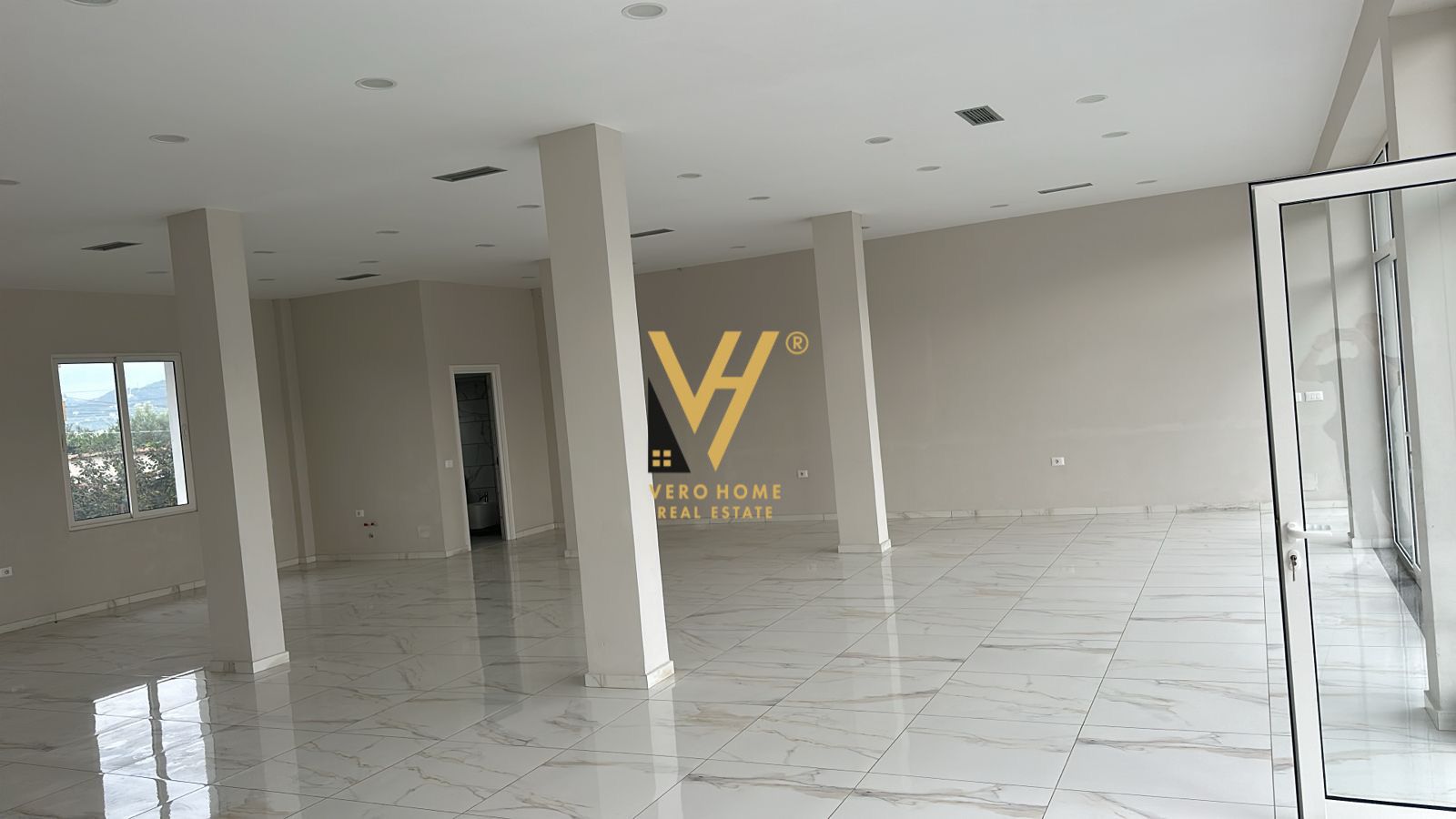 JEPET AMBIENT 180 M2 ME QERA NE LAKNAS 550 EURO