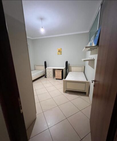 2+1 me Qera Liqeni Thate 120m2 i mobiluar 450 euro