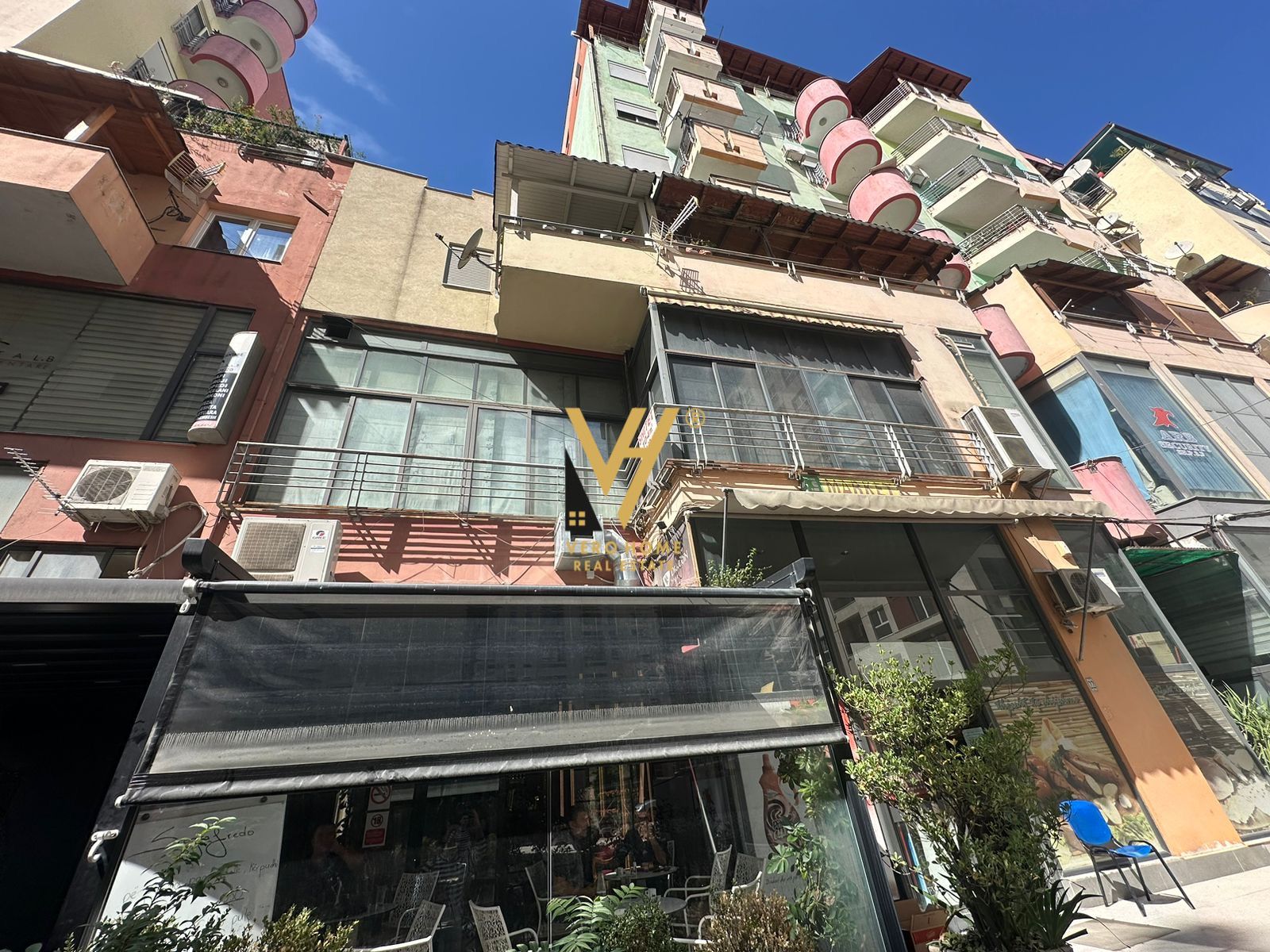 AMBIENT 104 M2 NE LAPRAKE 177.000 EURO