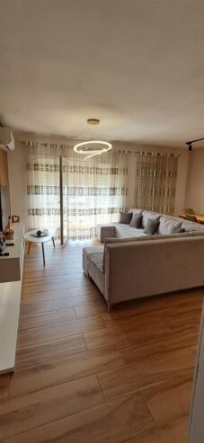 Për Shitje: Apartament 2+1