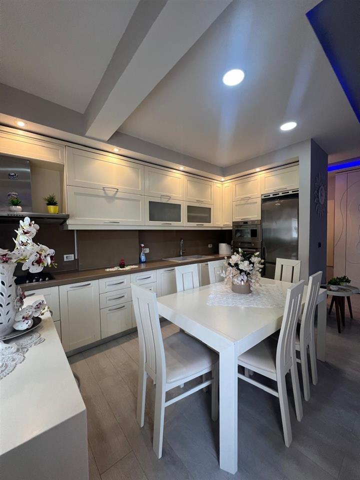 Jepet ap me qera te rruga e portit