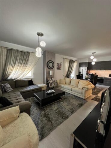 Shitet apartament 2+1+2 te shkembi i Kavajes!