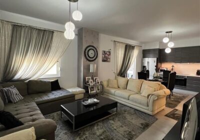 Shitet apartament 2+1+2 te shkembi i Kavajes!