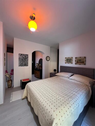 Shitet apartament 2+1+2 te shkembi i Kavajes!