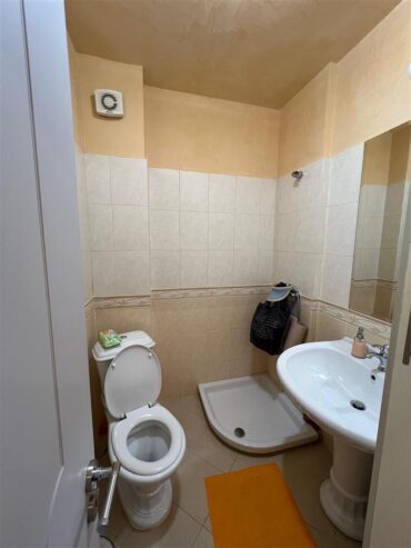 Shitet apartament 2+1+2 te shkembi i Kavajes!