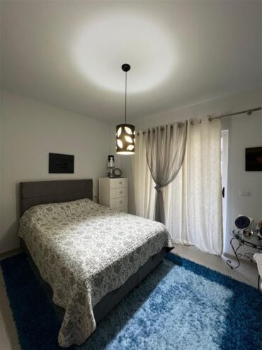 Shitet apartament 2+1+2 te shkembi i Kavajes!