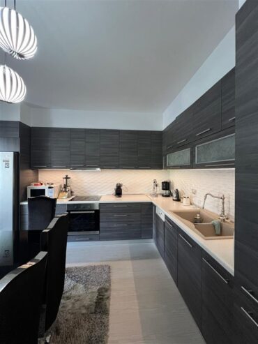 Shitet apartament 2+1+2 te shkembi i Kavajes!