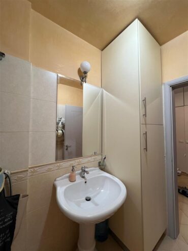 Shitet apartament 2+1+2 te shkembi i Kavajes!