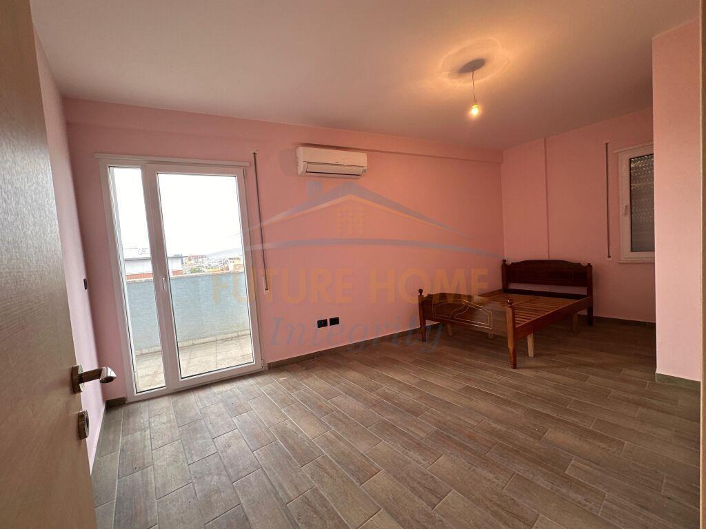 Shitet, Apartament 4+1+2, Ali Demi, Tiranë.