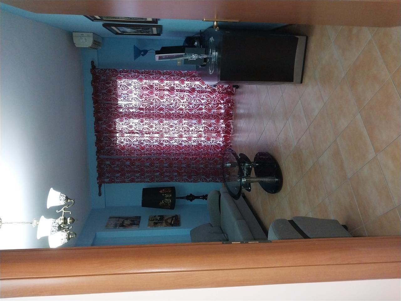 Jepet me qera, shtepia te pallati sportit durres