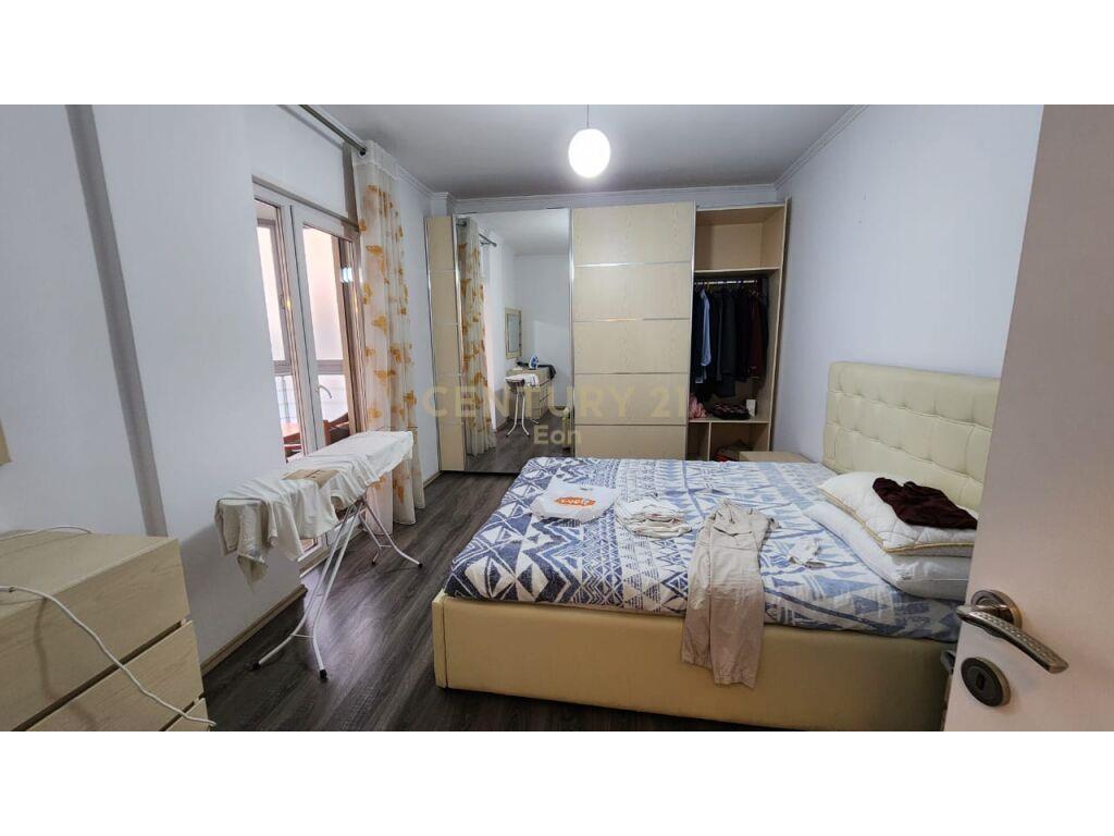 SUPER APARTAMENT 3+1+2 PAMJE DETI PER SHITJE NE VOLLGA!