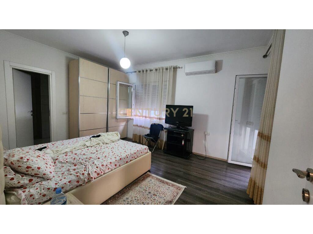 SUPER APARTAMENT 3+1+2 PAMJE DETI PER SHITJE NE VOLLGA!