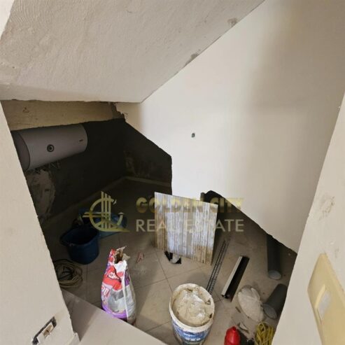Ofrojme per qera katin e par te nje shpie private 2+1