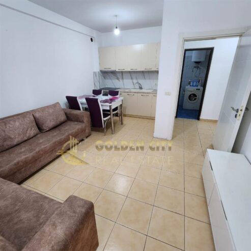 Shitet apartament 1+1