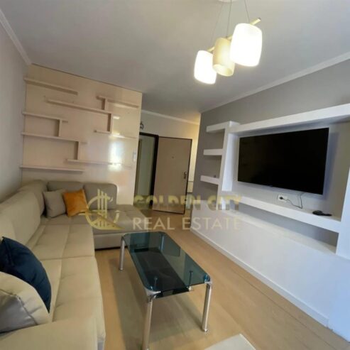Shitet apartament 1+1