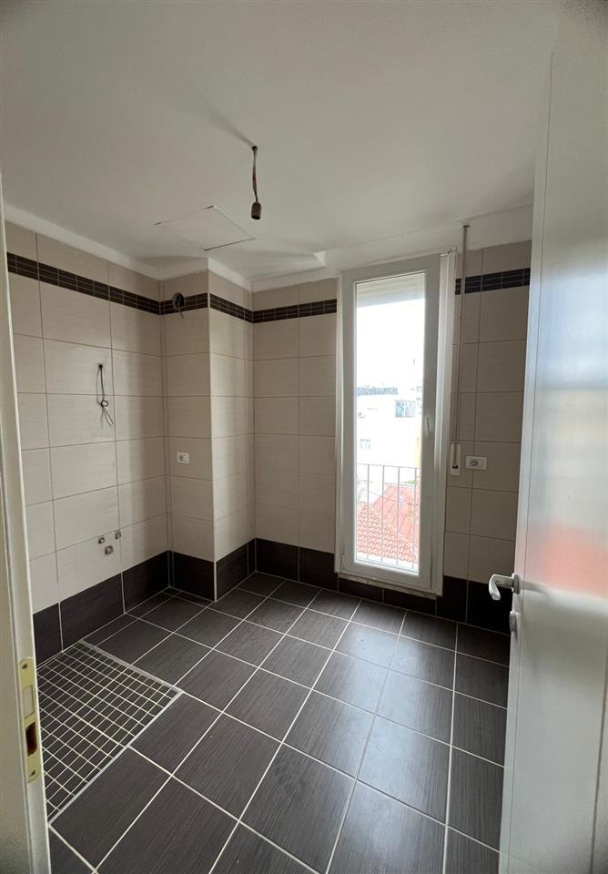 SHITET APARTAMENT 2+1 ME DY BALLKONE!