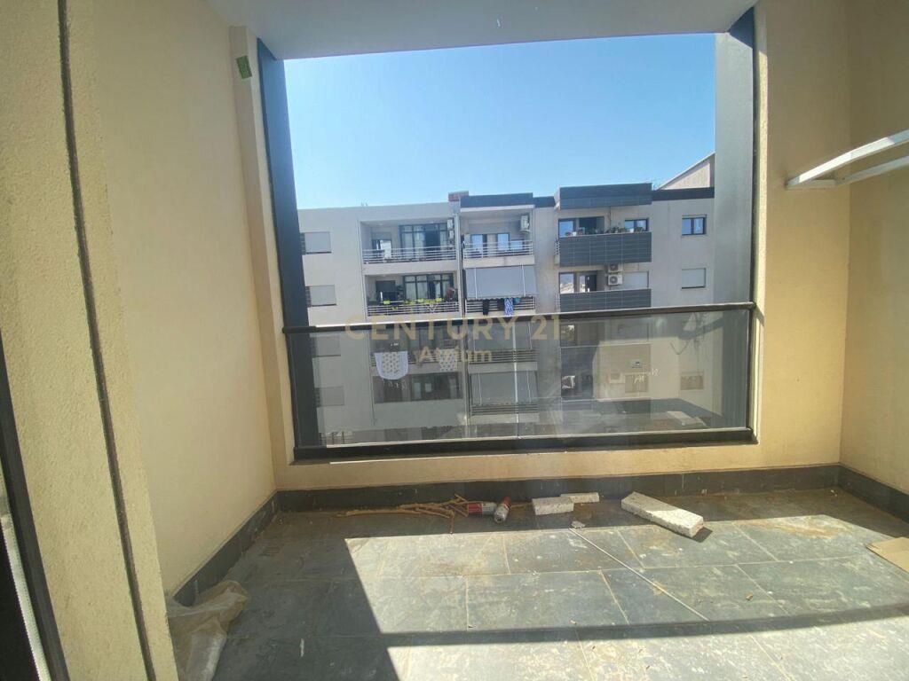 SHITET APARTAMENT 2+1+2 TUALETE PRANE MATERNITETIT TE RI!