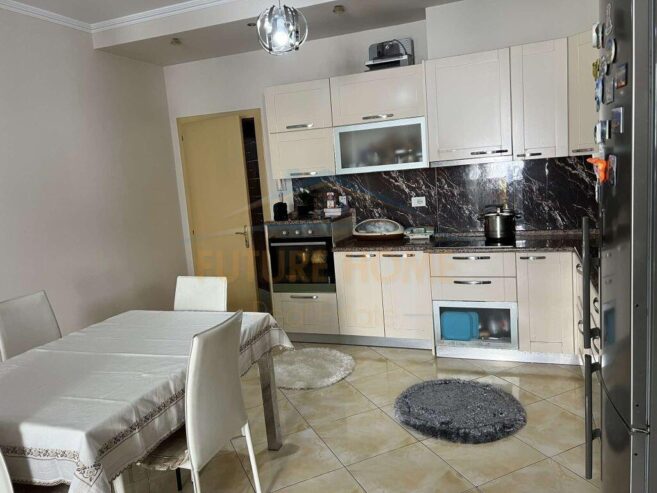 Shes APARTAMENT