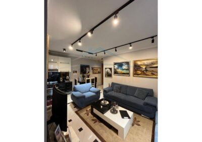 Shitet, Apartament 2+1+2, Rruga e Durrësit, Tiranë