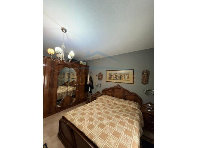 Shitet, Apartament 2+1+2, Rruga e Durrësit, Tiranë