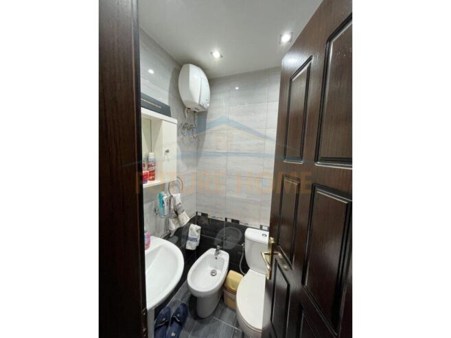 Shitet, Apartament 2+1+2, Rruga e Durrësit, Tiranë