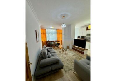 Tirane, shitet apartament 1+1