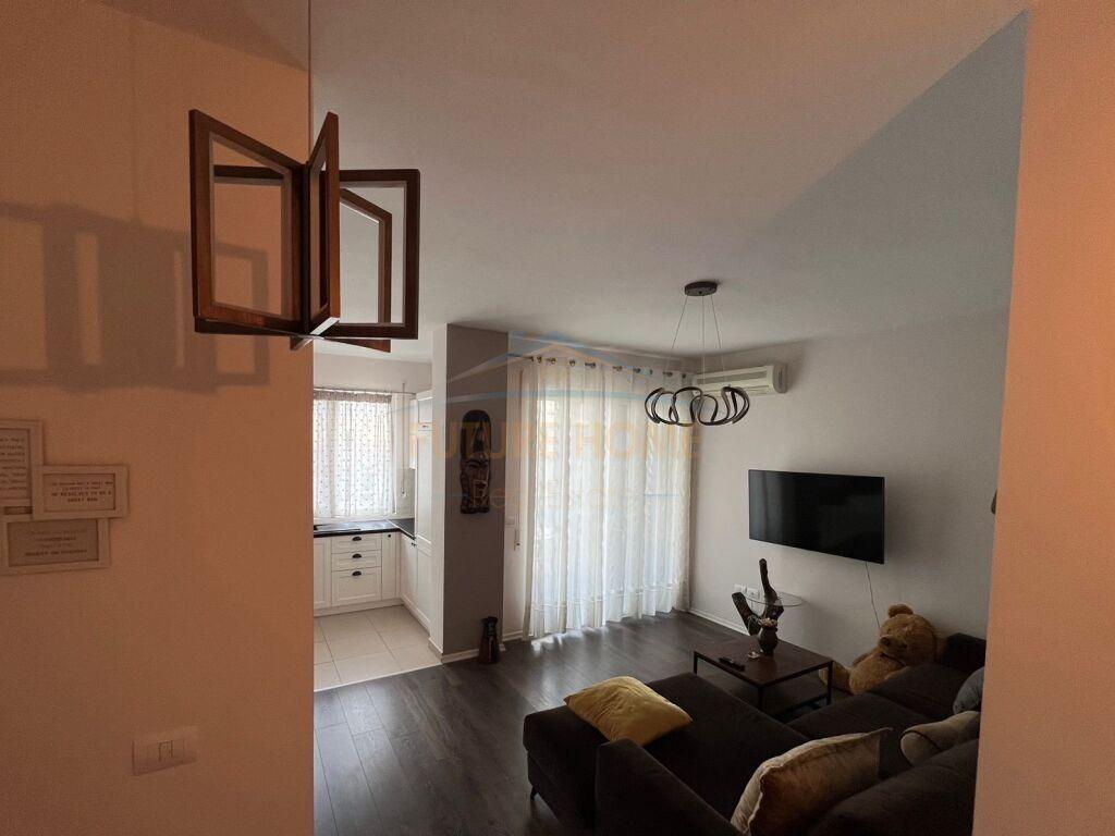Disponojmë Apartament 2+1+2 me qera, i cili ndodhet te Kopsh