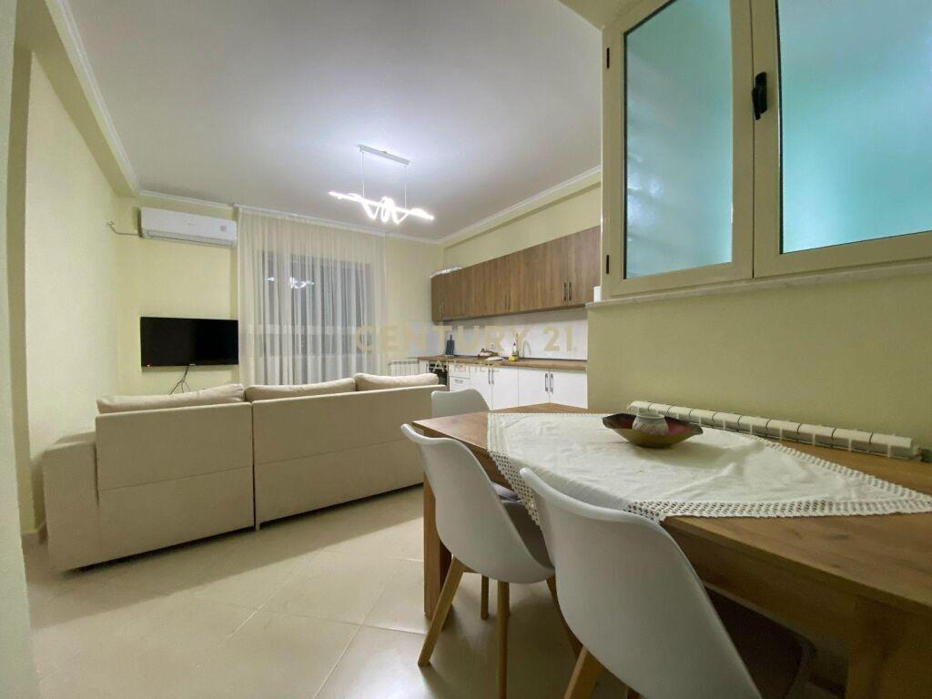 JEPET ME QERA APARTAMENT 2+1 NE PLAZH DURRES !