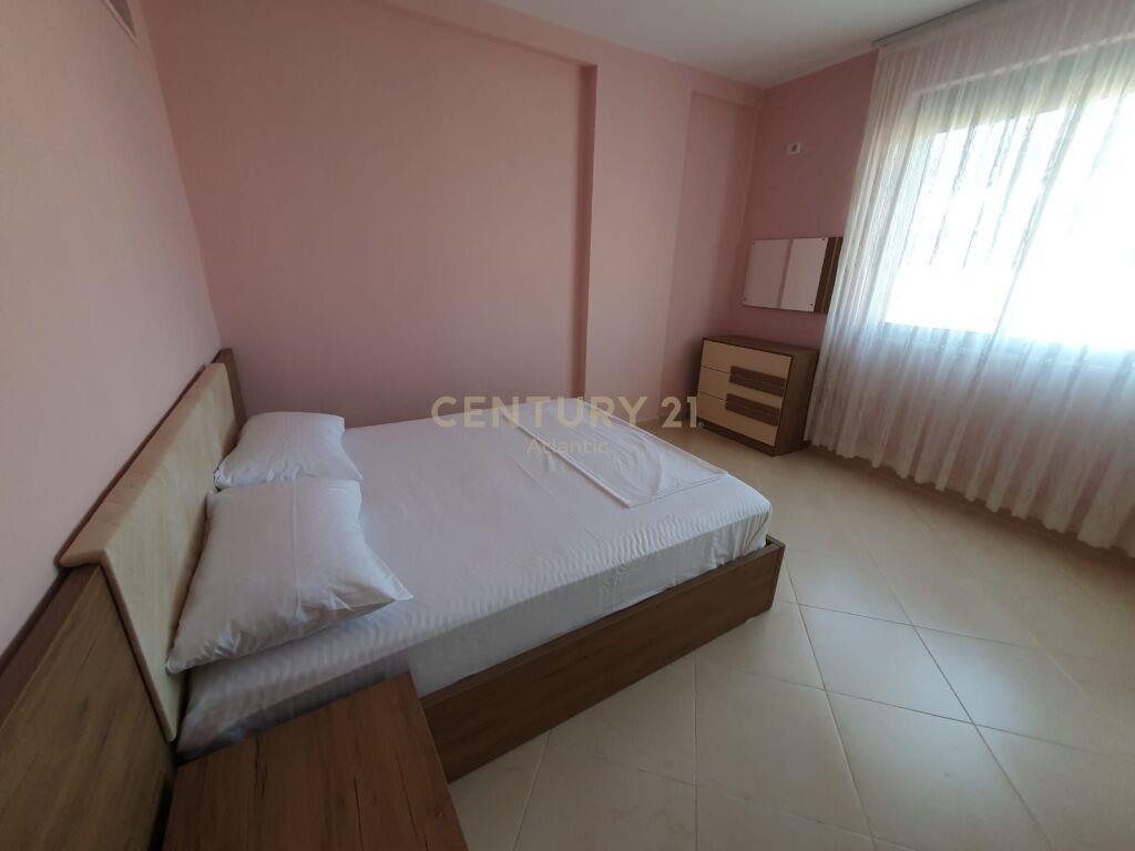 JEPET ME QERA APARTAMENT 2+1 NE PLAZH DURRES !