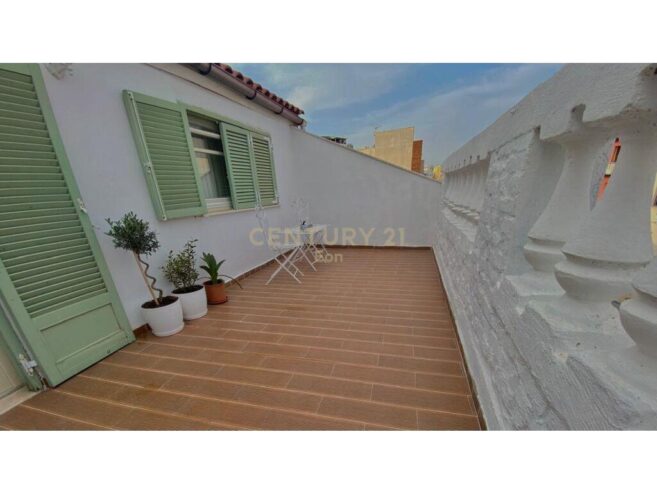 Shitet Duplex në Qendër të Durrësit!