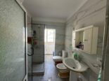 Shitet Apartament 2+1 prane ”Xhamia Xhurra”