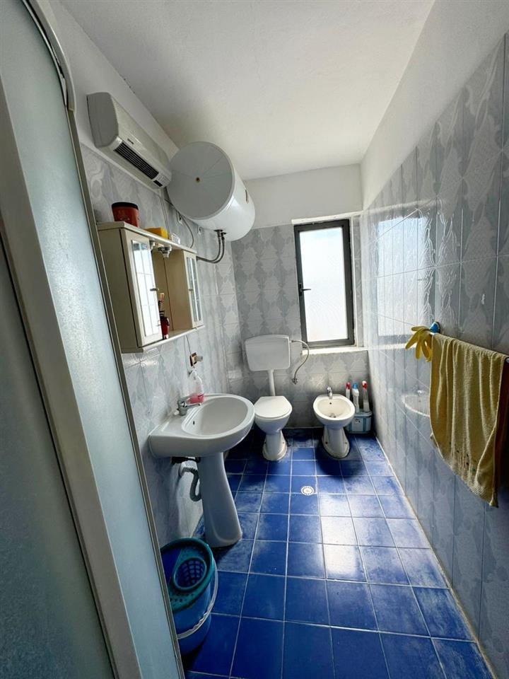 Kavaje,apartament 2+1 zona afer shkolles “Fiqiri Kurti”.