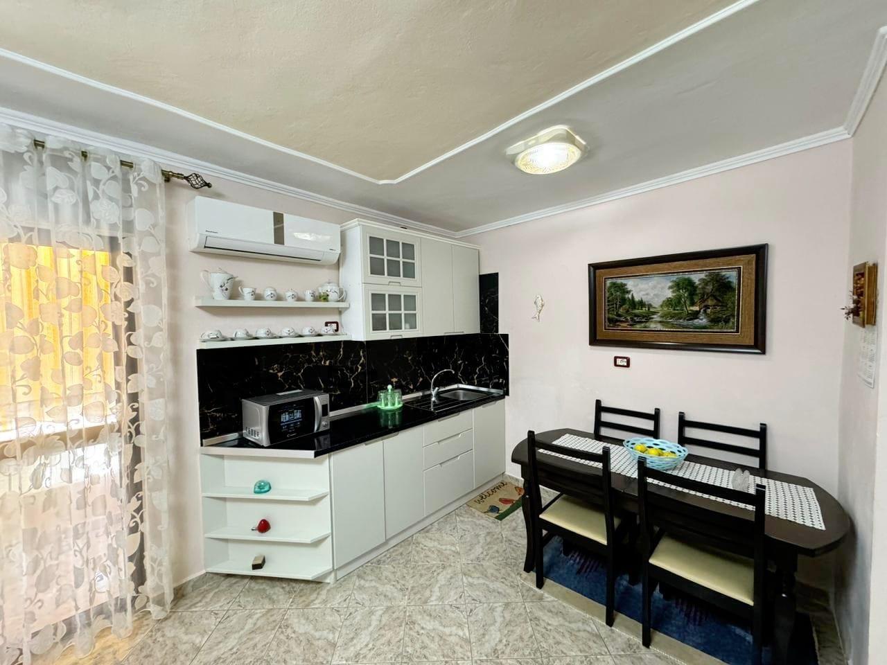 Kavaje,apartament 2+1 zona afer shkolles “Fiqiri Kurti”.