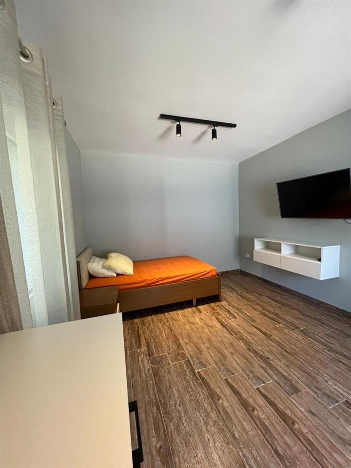 SHITET VILE NE QERRET SHUME PRANE DETIT !