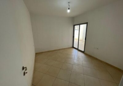 SHITET APARTAMENT 2+1 TEK STACIONI I TRENIT NE DURRES !