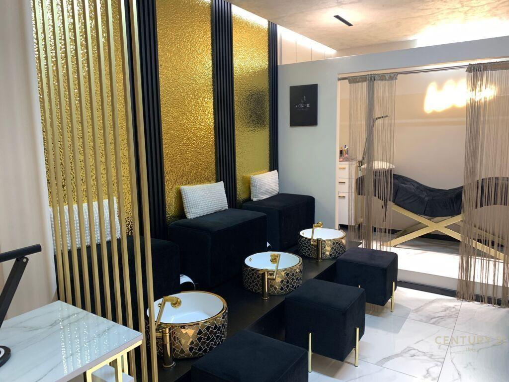 SHITET BIZNES SALLON BUKURIE TEK STADIUMI DINAMO!