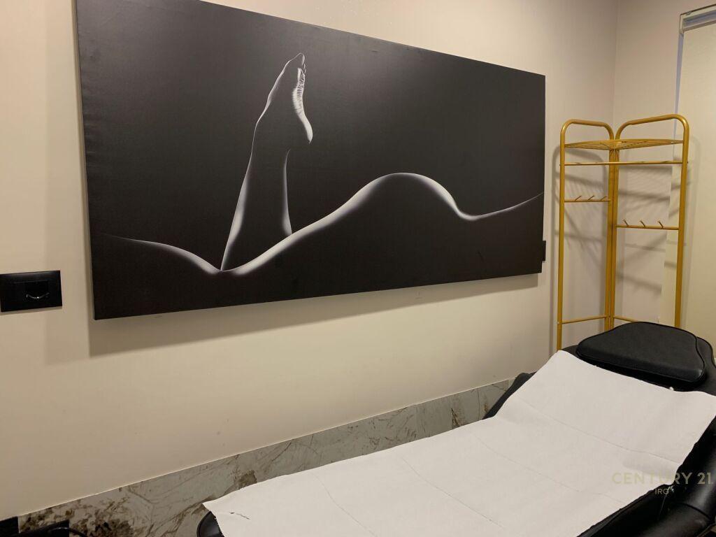 SHITET BIZNES SALLON BUKURIE TEK STADIUMI DINAMO!