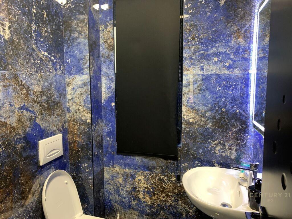 SHITET BIZNES SALLON BUKURIE TEK STADIUMI DINAMO!