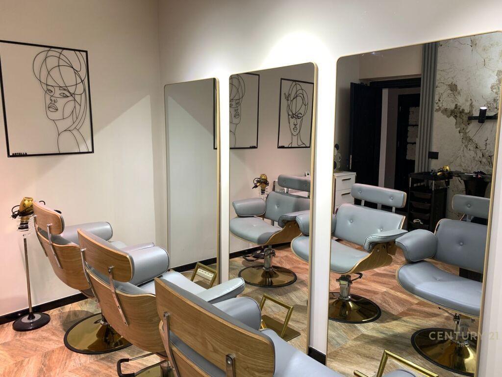 SHITET BIZNES SALLON BUKURIE TEK STADIUMI DINAMO!