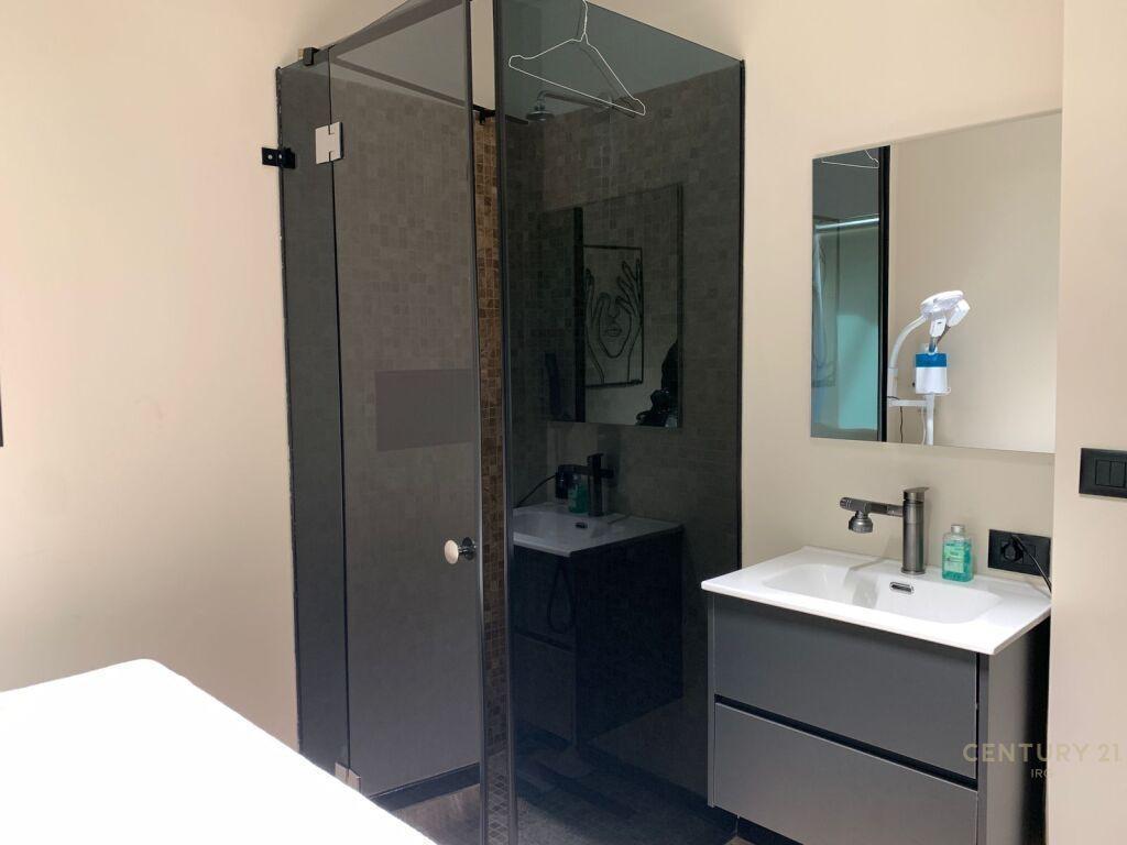 SHITET BIZNES SALLON BUKURIE TEK STADIUMI DINAMO!