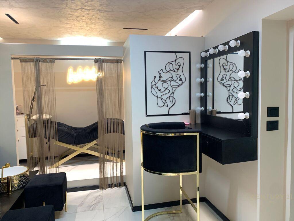 SHITET BIZNES SALLON BUKURIE TEK STADIUMI DINAMO!