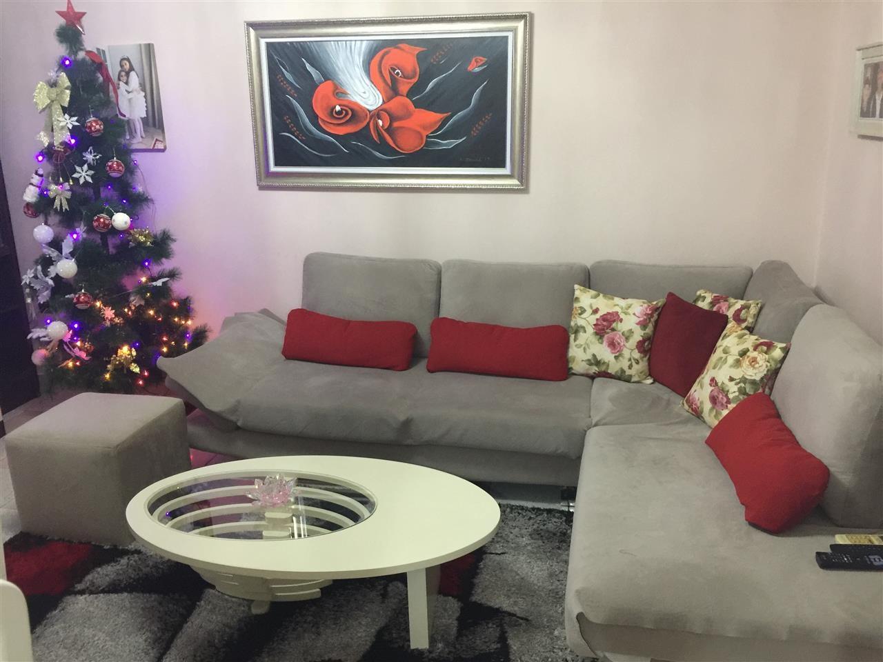 Shitet *Apartament 3+1kati 3 “15tetori Fier “