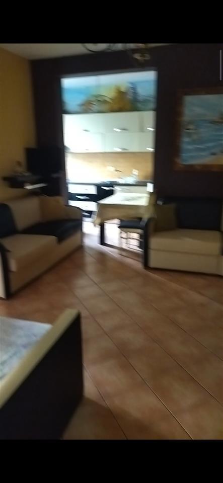 apartament prane royal plazh me pamje deti